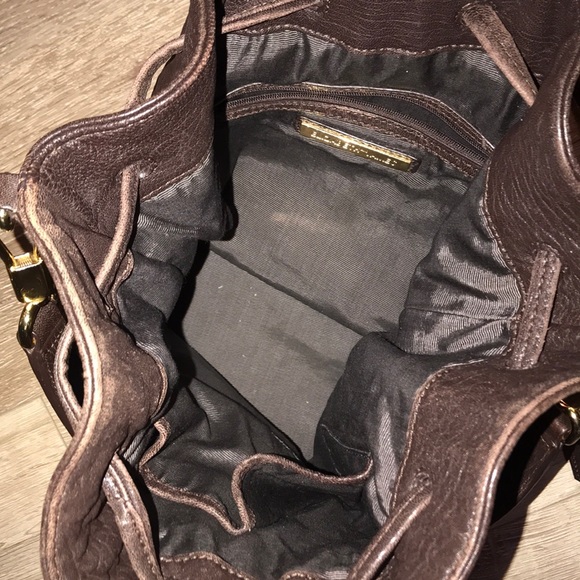 HOST PICK 🫶 Elizabeth & James Leather Cynnie Sling Bucket Bag Dark Brown Raisin - Picture 8 of 12